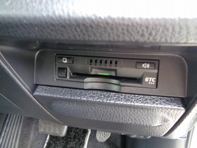 TOYOTA NOAH 2018 Image 31