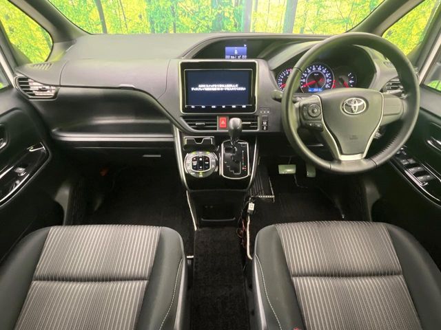 TOYOTA VOXY 2018 Image 31