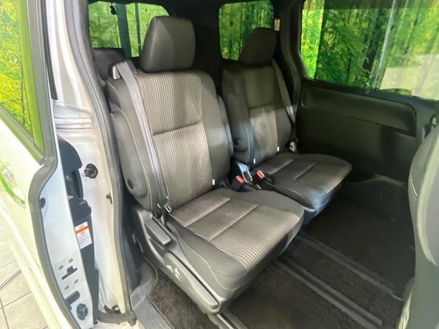 TOYOTA VOXY 2018 Image 31