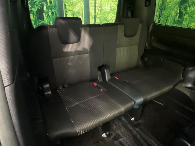 TOYOTA VOXY 2018 Image 31