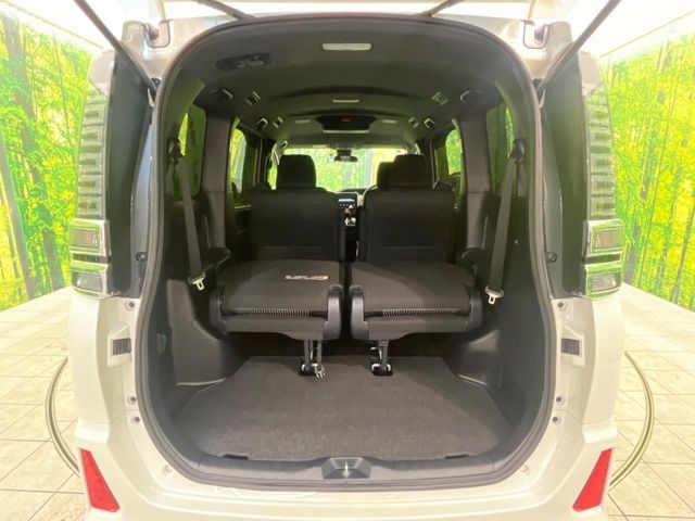 TOYOTA VOXY 2018 Image 31