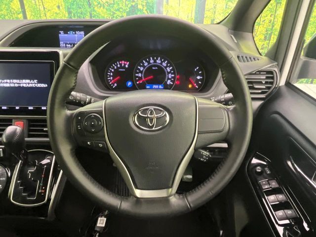 TOYOTA VOXY 2018 Image 31