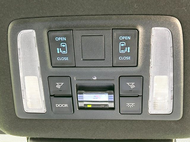 TOYOTA VOXY HYBRID 2023 Image 31