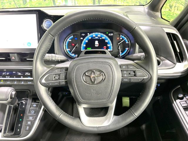 TOYOTA VOXY HYBRID 2023 Image 31