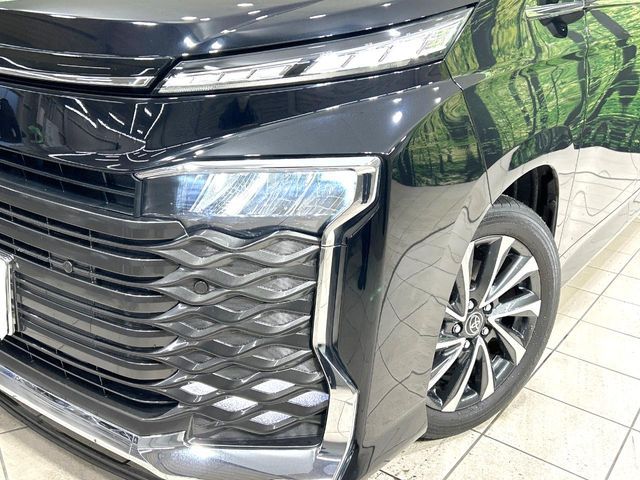 TOYOTA VOXY HYBRID 2023 Image 31