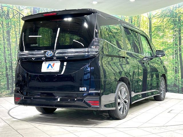 TOYOTA VOXY HYBRID 2023 Image 31