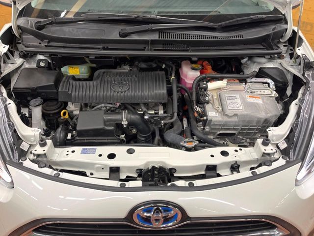 TOYOTA SIENTA HYBRID 2016 Image 31