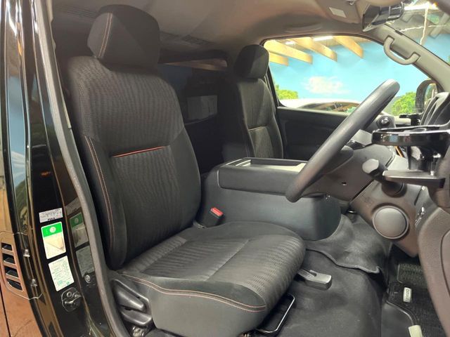 NISSAN NV350 CARAVAN 2020 Image 31