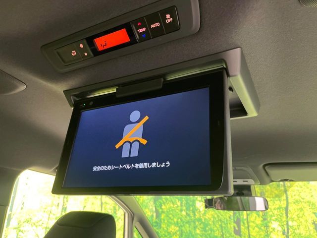 TOYOTA VOXY 2018 Image 31