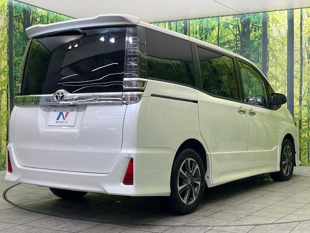 TOYOTA VOXY 2018 Image 31