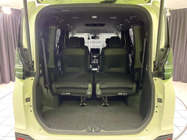 TOYOTA VOXY 2024 Image 31