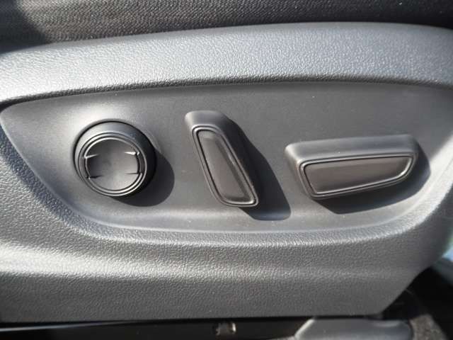 DAIHATSU ALTIS HYBRID 2017 Image 31