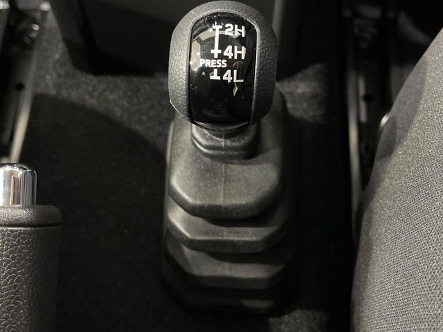 SUZUKI JIMNY NOMADE 2025 Image 31