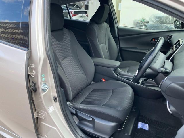 TOYOTA PRIUS 2017 Image 31