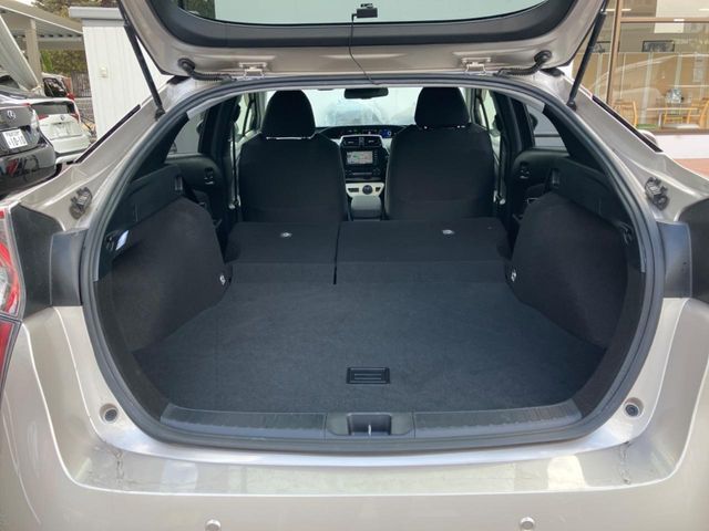 TOYOTA PRIUS 2017 Image 31