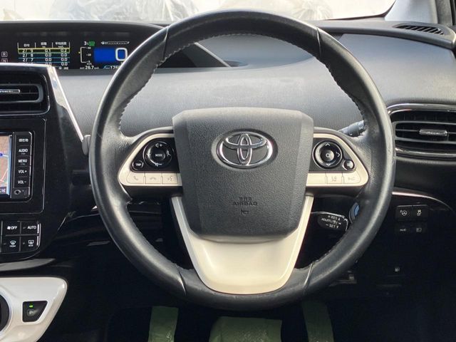 TOYOTA PRIUS 2017 Image 31