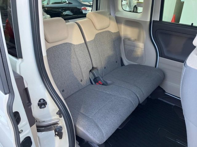 HONDA N BOX 2017 Image 31