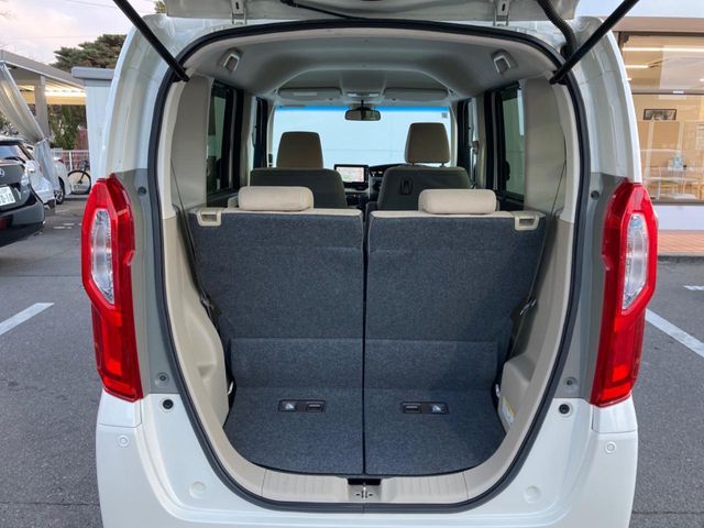 HONDA N BOX 2017 Image 31