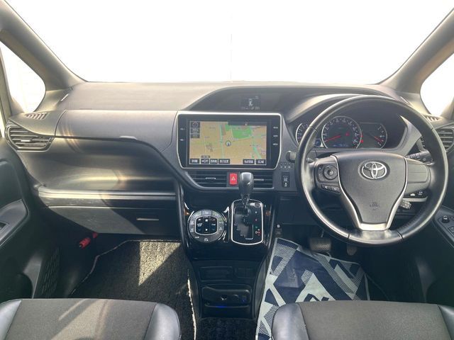 TOYOTA NOAH 2017 Image 31