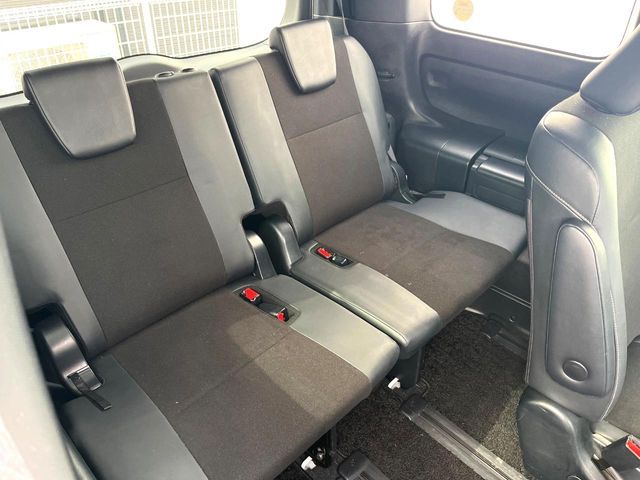 TOYOTA NOAH 2017 Image 31