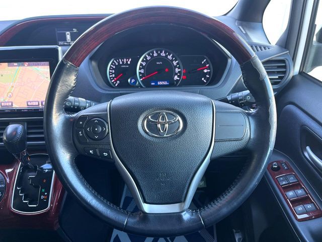 TOYOTA NOAH 2014 Image 31