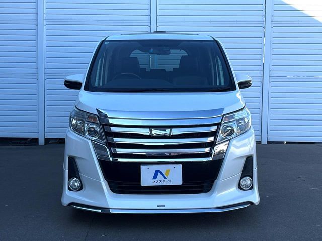 TOYOTA NOAH 2014 Image 31