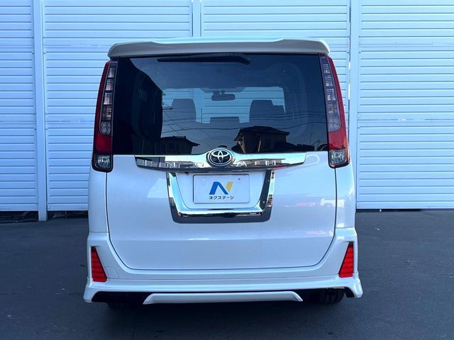 TOYOTA NOAH 2014 Image 31