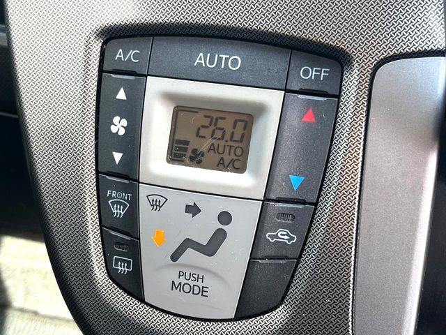 DAIHATSU MOVE CUSTOM 2013 Image 31