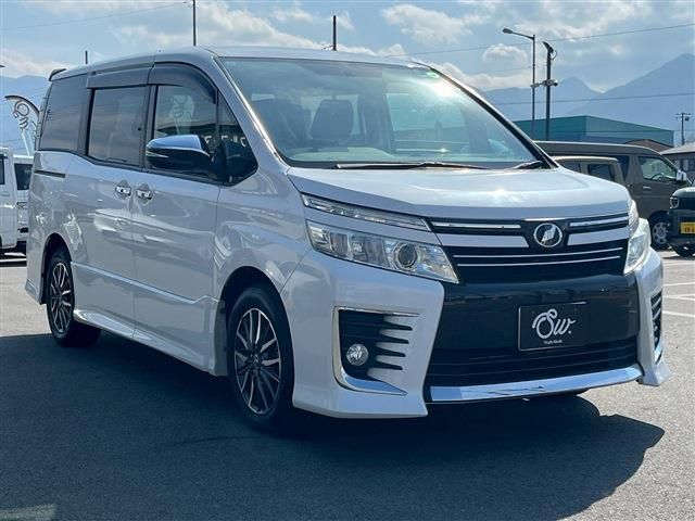 TOYOTA VOXY 2015 Image 31