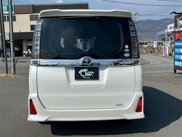 TOYOTA VOXY 2015 Image 31