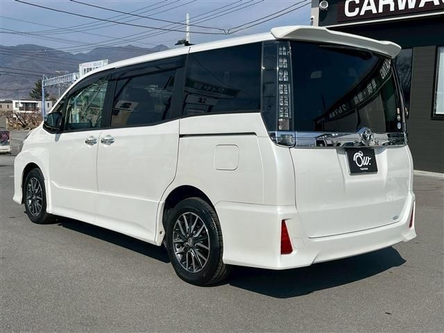 TOYOTA VOXY 2015 Image 31