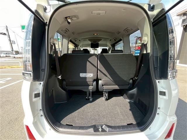 TOYOTA VOXY 2015 Image 31