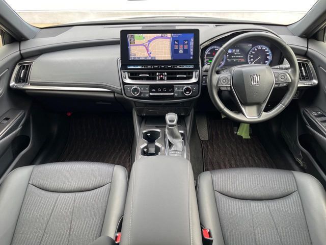 TOYOTA CROWN SEDAN HYBRID 2021 Image 31