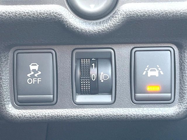 NISSAN NOTE 2015 Image 31