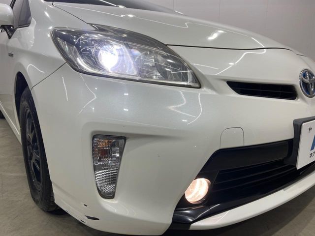 TOYOTA PRIUS 2012 Image 31