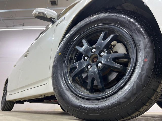 TOYOTA PRIUS 2012 Image 31