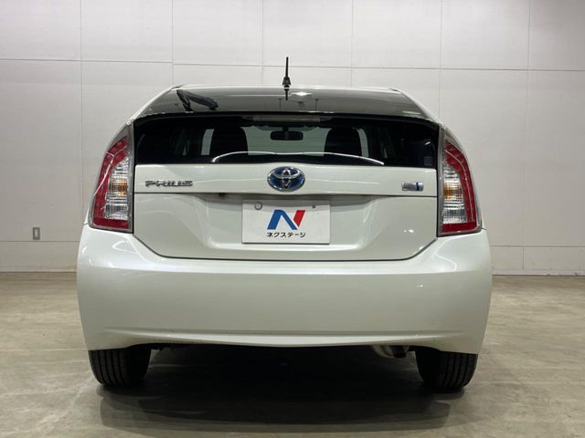 TOYOTA PRIUS 2012 Image 31