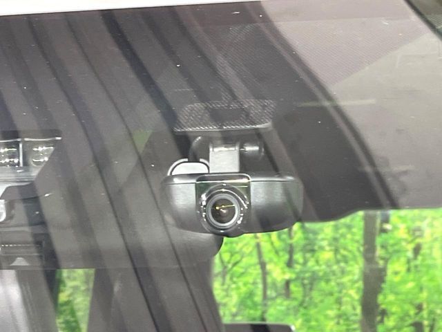 TOYOTA NOAH 2018 Image 31