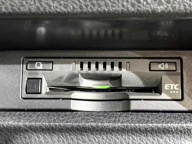 TOYOTA NOAH 2018 Image 31