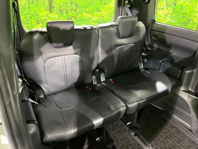 TOYOTA NOAH 2018 Image 31