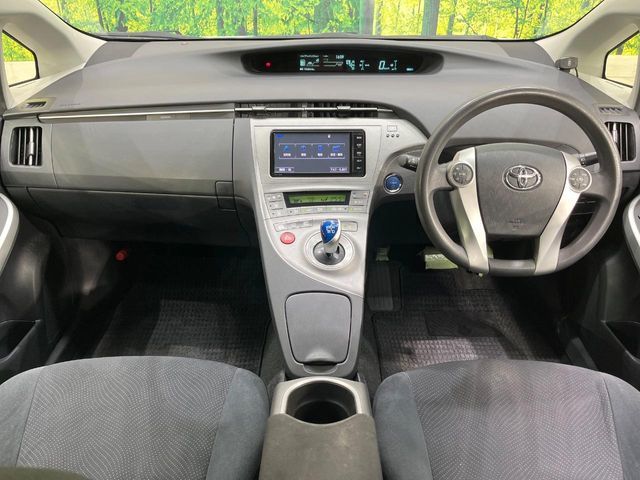 TOYOTA PRIUS 2015 Image 31