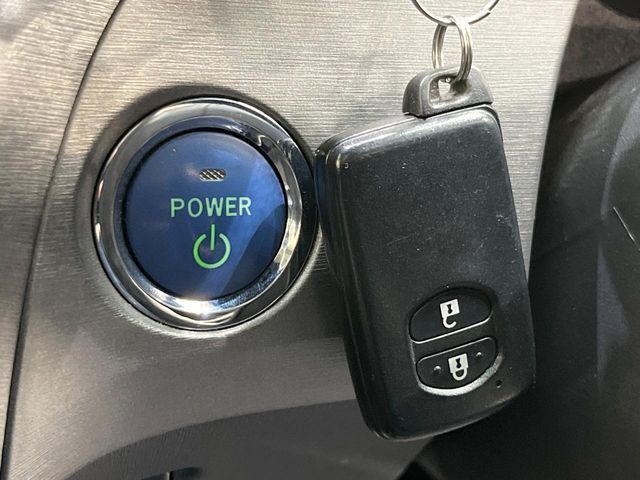 TOYOTA PRIUS 2015 Image 31