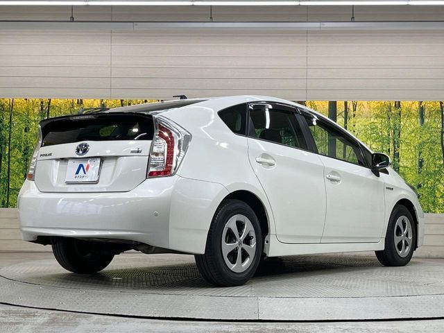 TOYOTA PRIUS 2015 Image 31