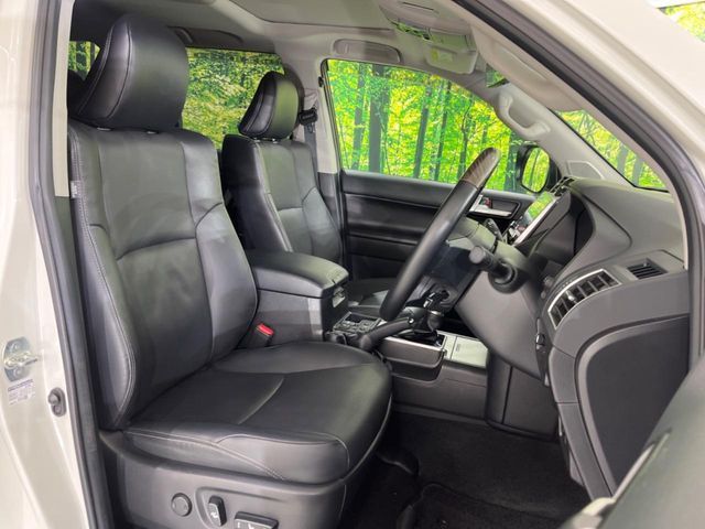 TOYOTA LANDCRUISER PRADO 2023 Image 31
