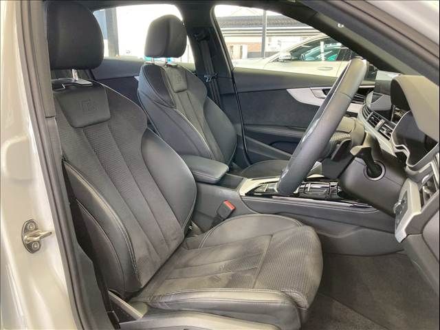 AUDI A4 2023 Image 31