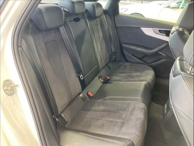 AUDI A4 2023 Image 31