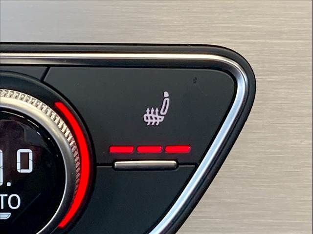 AUDI A4 2023 Image 31