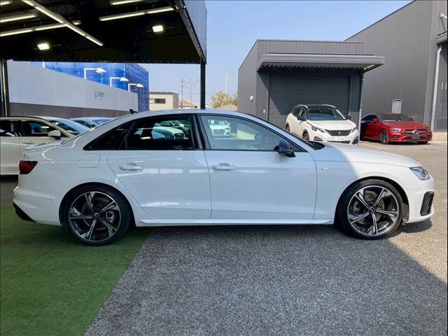 AUDI A4 2023 Image 31