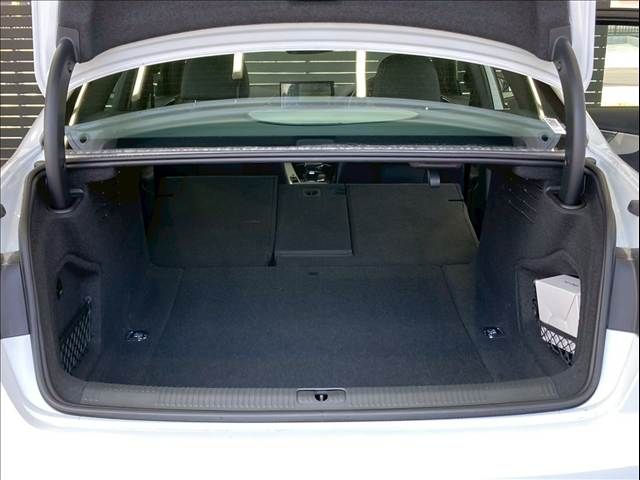 AUDI A4 2023 Image 31