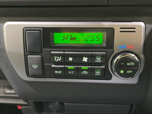 TOYOTA HIACE VAN 4WD 2025 Image 31